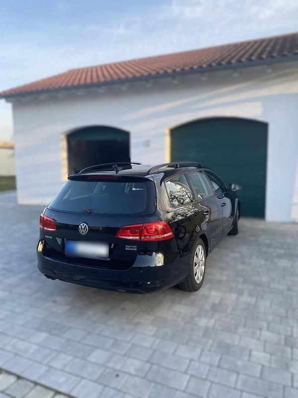 Gebraucht VW Passat 140 PS (102 kW) 2011 Schwarz Kombi