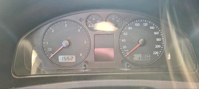 Gebraucht VW T5 2009 Rot Van