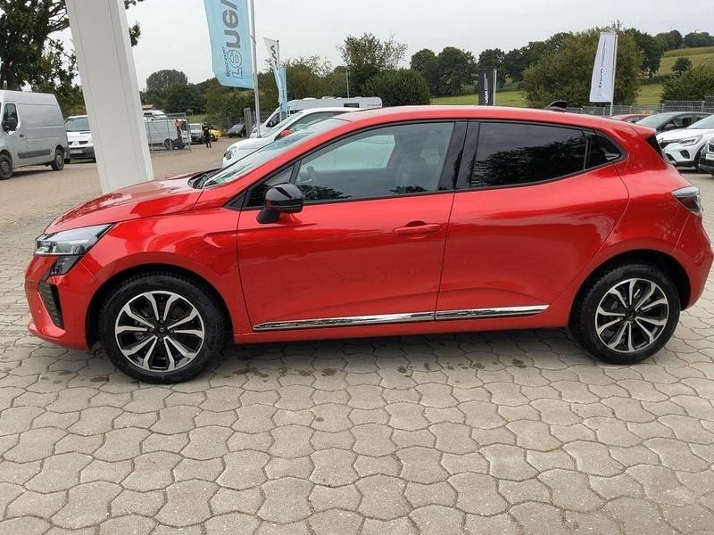 Neu Renault Clio V Techno 91 PS (66 kW) 2025 Rot Limousine