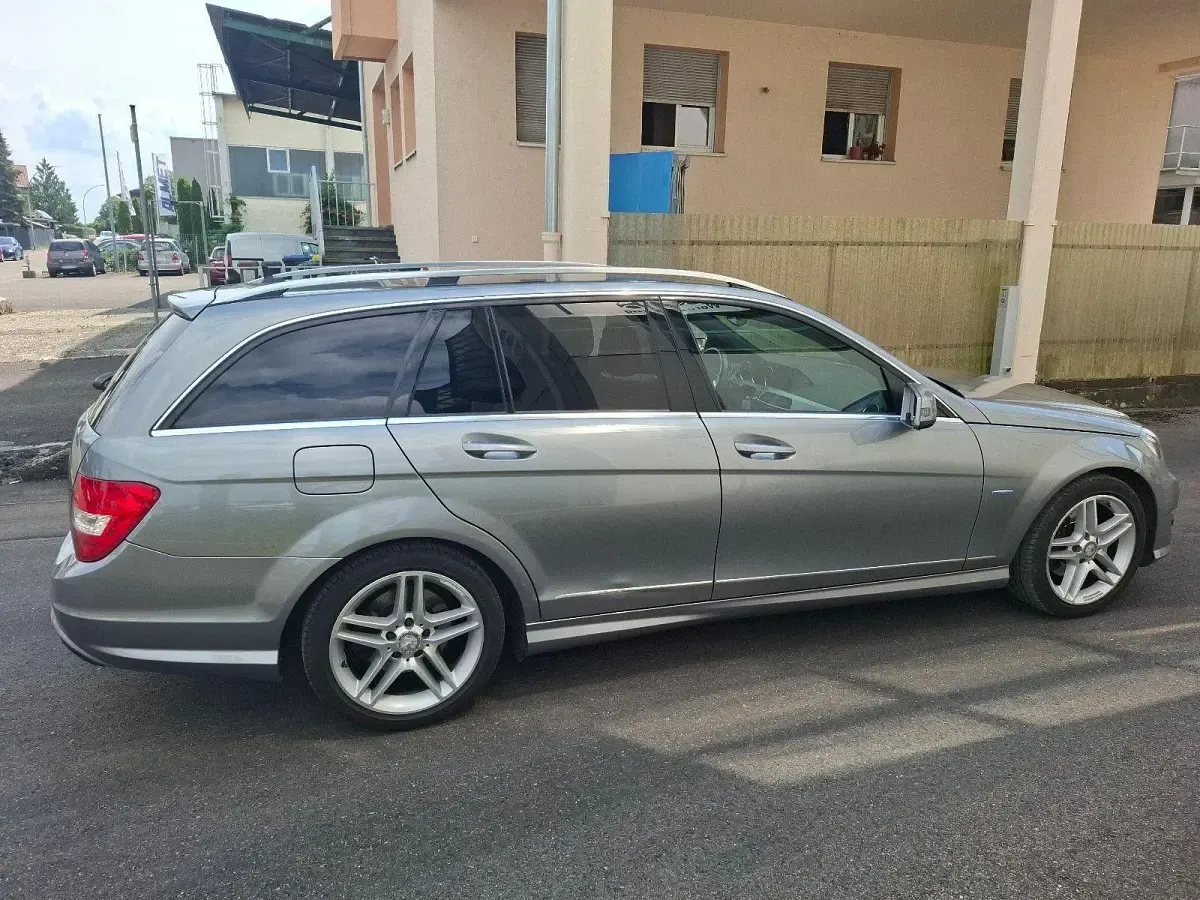 Gebraucht Mercedes C180 Avantgarde 156 PS (114 kW) 2011 Silber Kombi