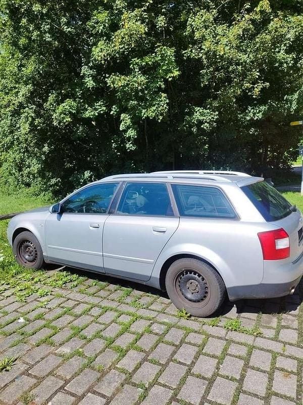 Gebraucht 2003 Audi A4 Kombi | 555 € (Superpreis) - Bild 1/4