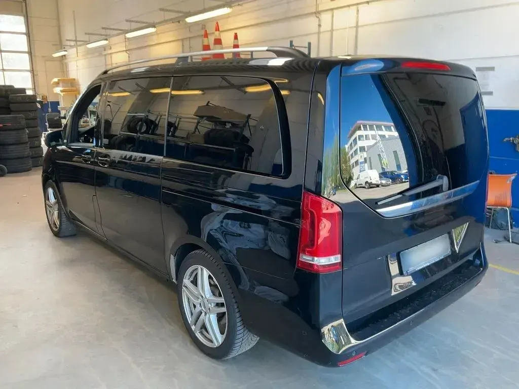 Gebraucht Mercedes E250 190 PS (139 kW) 2019 Schwarz Van / Kleinbus