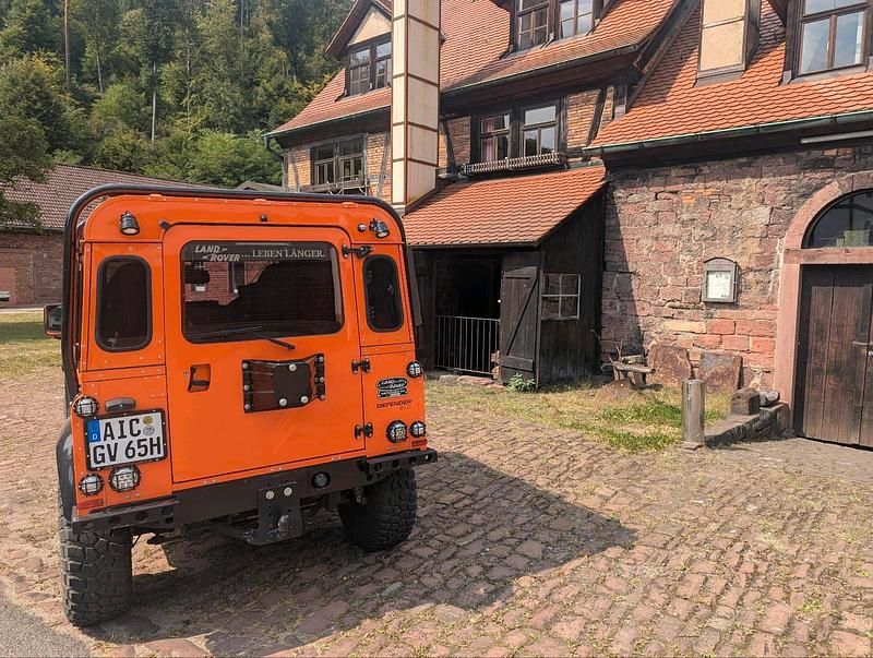 Gebraucht Land Rover Defender 290 PS (213 kW) 1989 Orange SUV