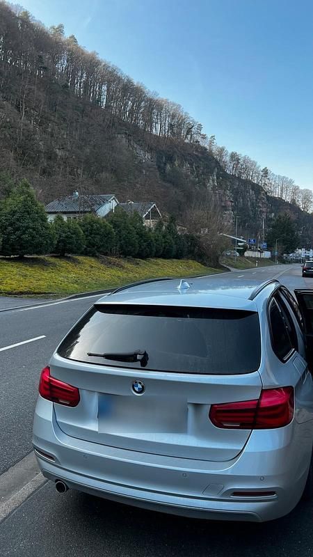 Gebraucht BMW 318 150 PS (110 kW) 2017 Silber Kombi