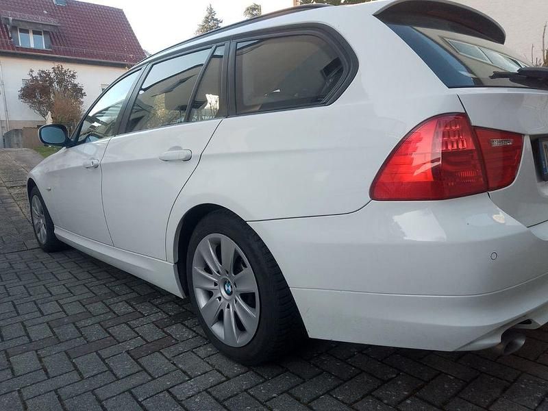 Gebraucht BMW 316 116 PS (85 kW) 2011 Weiß Kombi