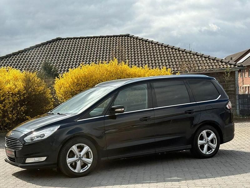 Second-hand Ford Galaxy Titanium 209 CP (153 kW) 2017 Negru Monovolum