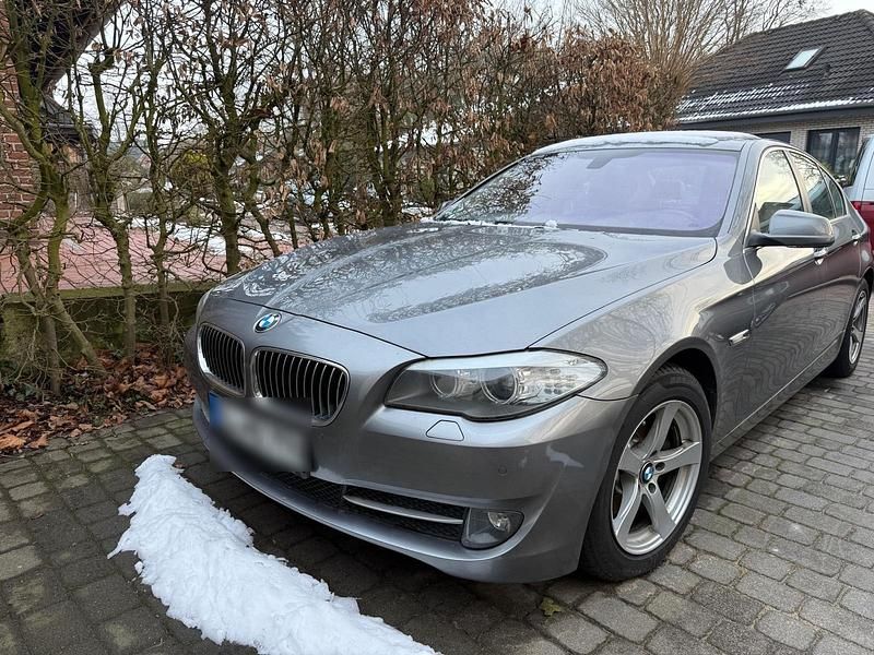Gebraucht BMW 520 184 PS (135 kW) 2013 Grau Limousine