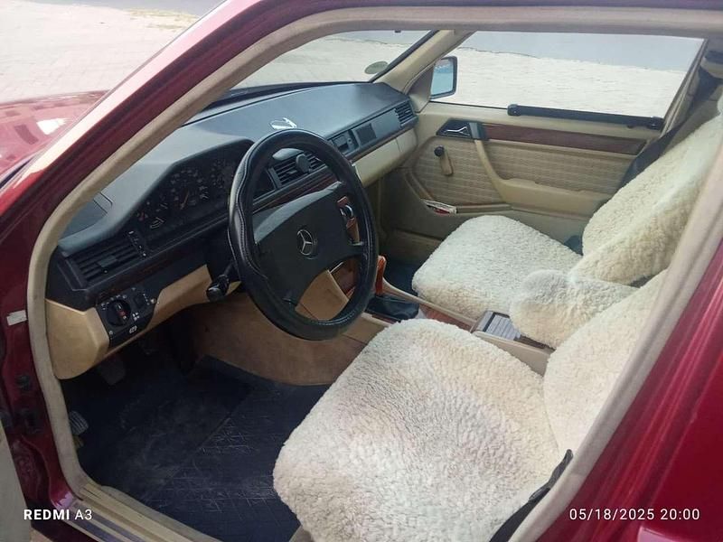 Rot Gebraucht 1990 Mercedes 200 Kombi | 4.000 € - Bild 1/4