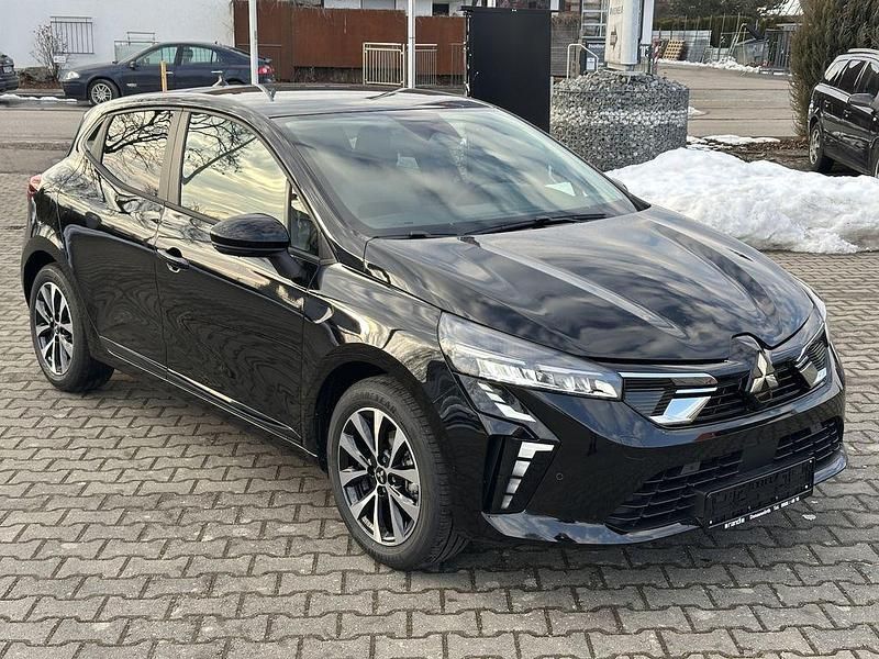 Neu Mitsubishi Colt Plus 91 PS (66 kW) 2026 Schwarz Limousine