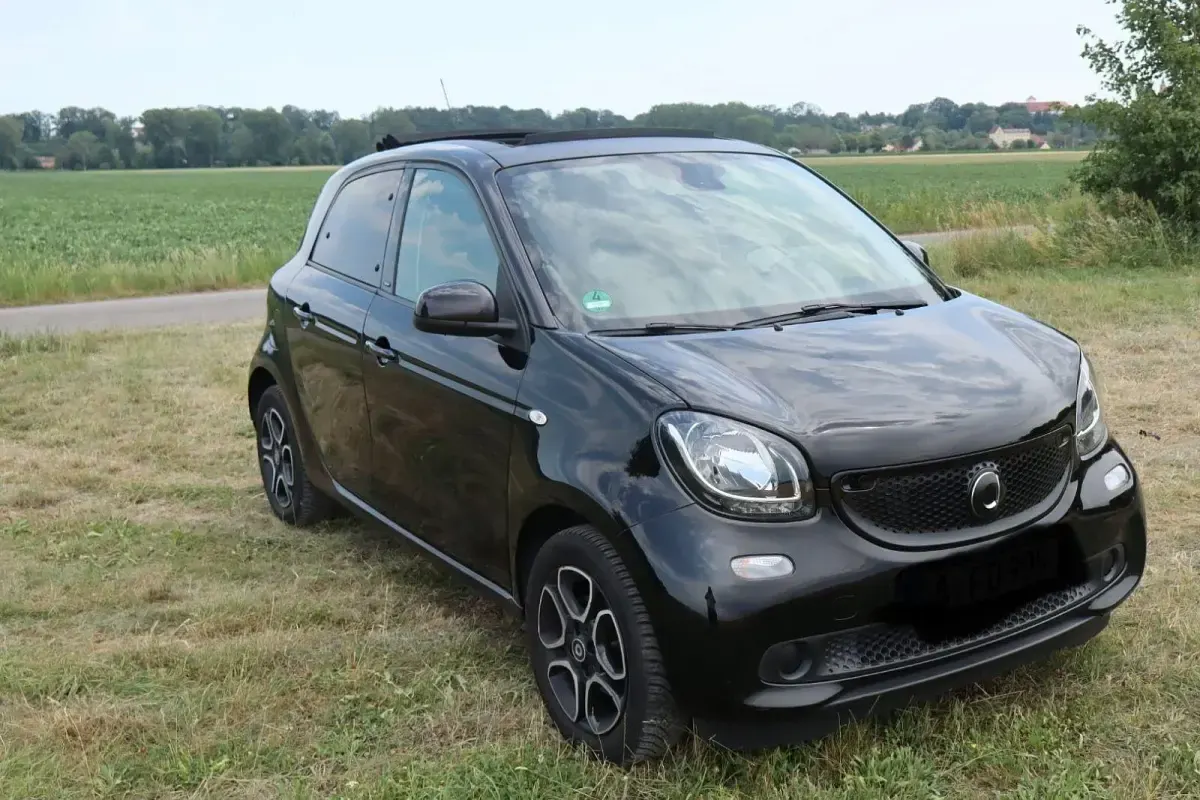 Gebraucht Smart ForFour 90 PS (66 kW) 2018 Schwarz Kleinwagen