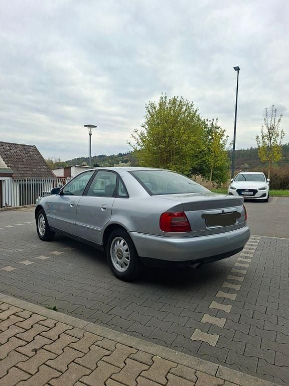 Gebraucht Audi A4 125 PS (91 kW) 1997 Gelb Limousine