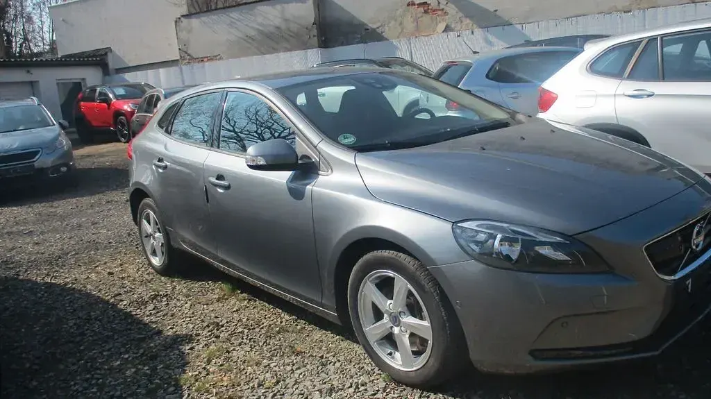 Gebraucht Volvo V40 150 PS (110 kW) 2016 Grau Limousine