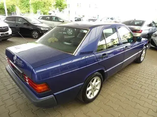 Gebraucht Mercedes 190 Avantgarde 136 PS (100 kW) 1992 Avantgardeblaumetallic Limousine