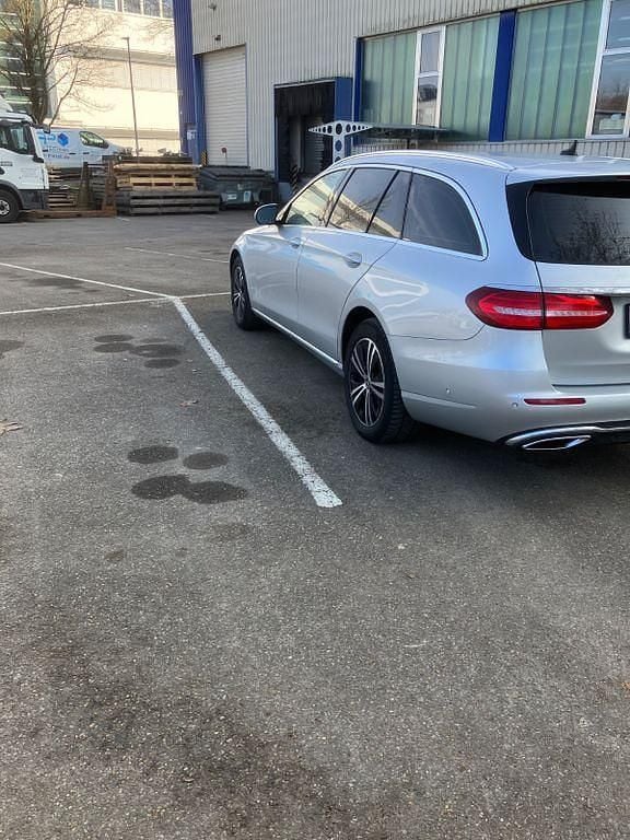 Gebraucht Mercedes E220 Avantgarde 194 PS (142 kW) 2019 Silber Kombi