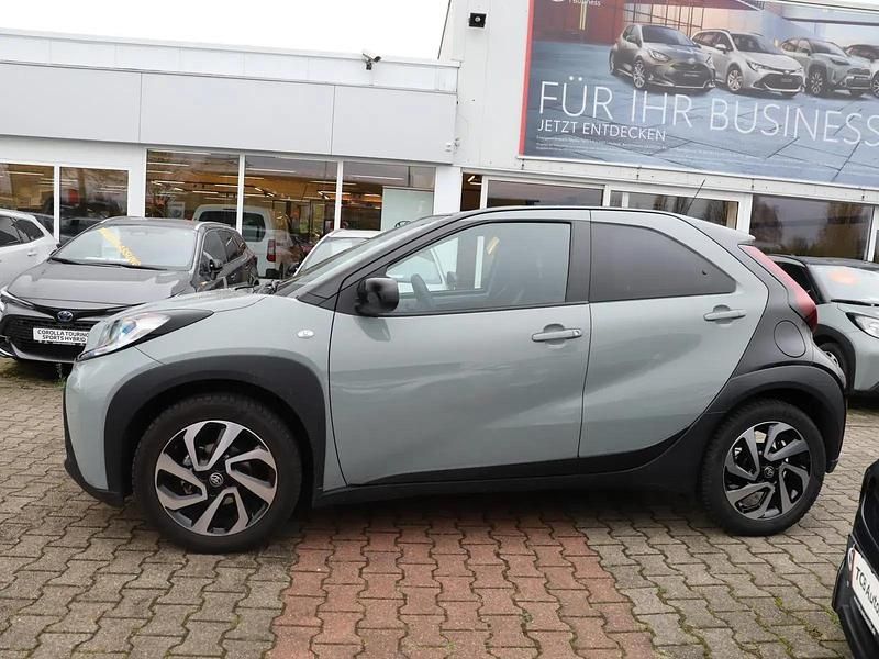 Gebraucht Toyota Aygo X Team 72 PS (52 kW) 2024 Grün SUV