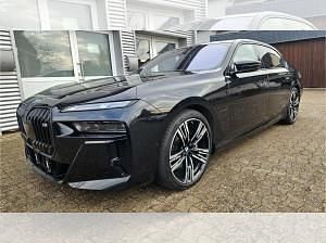 Gebraucht BMW 760 M Performance 571 PS (419 kW) 2023 Schwarz (black sapphire metallic) Limousine