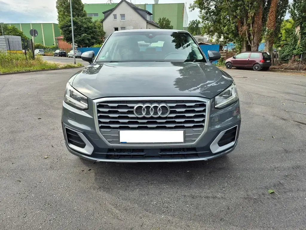 Gebraucht Audi Q2 Sport 116 PS (85 kW) 2017 Grau SUV