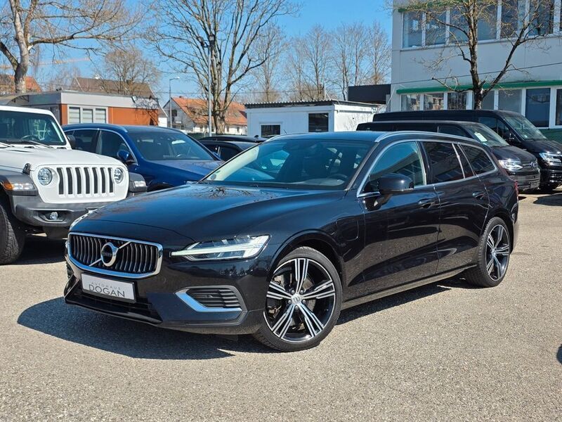 Onyx black / metallic Gebraucht 2022 Volvo V60 Plus Kombi | 25.490 € (Fairer Preis) - Bild 1/4