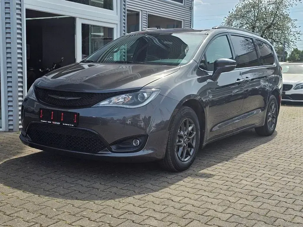 Second-hand Chrysler Pacifica 291 CP (214 kW) 2020 Gri Monovolum