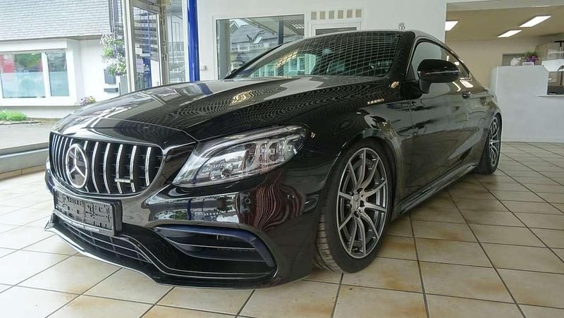 Obsidianschwarz metalliclack Gebraucht 2021 Mercedes C63 AMG AMG Coupé | 64.999 € (Etwas zu teuer) - Bild 1/4