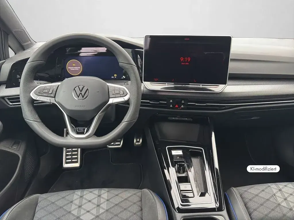 Gebraucht VW Golf VIII R-line 150 PS (110 kW) 2026 Lapiz blue metallic (metallic) Kombi