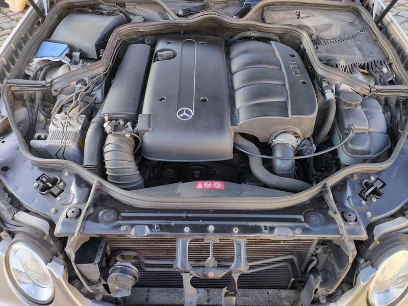 Gebraucht Mercedes E220 150 PS (110 kW) 2005 Silber Kombi