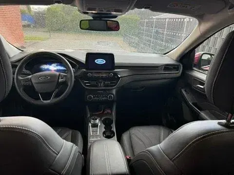 Gebraucht Ford Kuga Vignale 150 PS (110 kW) 2023 Rot SUV
