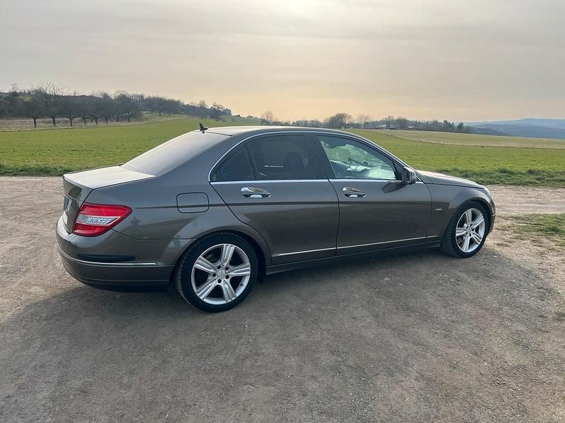 Gebraucht Mercedes C250 204 PS (150 kW) 2009 Grau Limousine