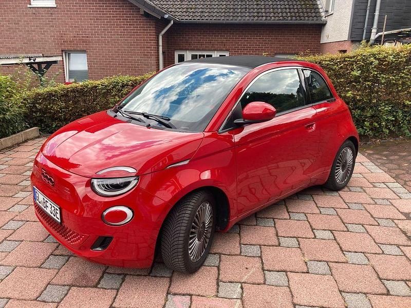 Rot Gebraucht 2023 Fiat 500e Red Cabrio | 21.500 € (Guter Preis) - Bild 1/4