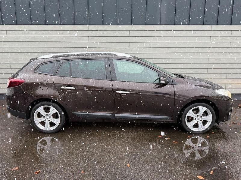 Gebraucht Renault Mégane III Dynamique 131 PS (96 kW) 2011 Braun Limousine