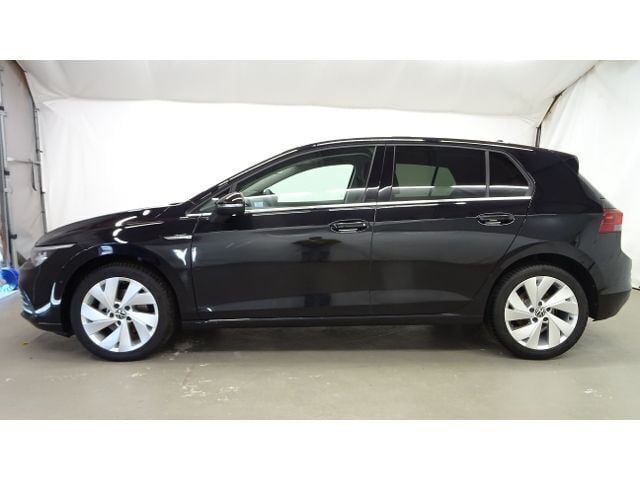 Gebraucht VW Golf VIII Style 150 PS (110 kW) 2023 Deep black perleffekt Limousine