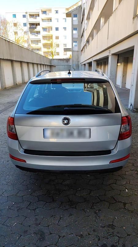 Gebraucht Skoda Octavia 110 PS (80 kW) 2014 Silber Kleinwagen
