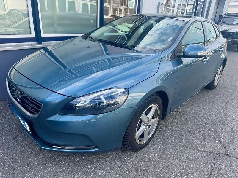 Second-hand Volvo V40 150 CP (110 kW) 2012 Hatchback