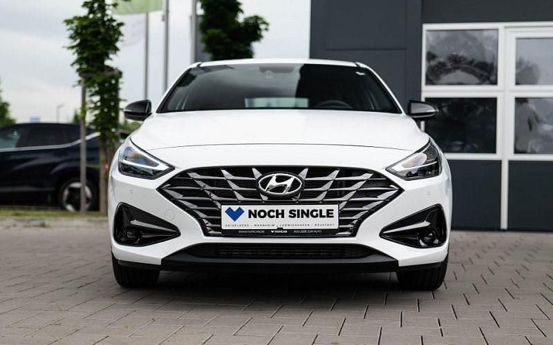 Gebraucht Hyundai i30 Advantage 160 PS (117 kW) 2024 Weiß Limousine