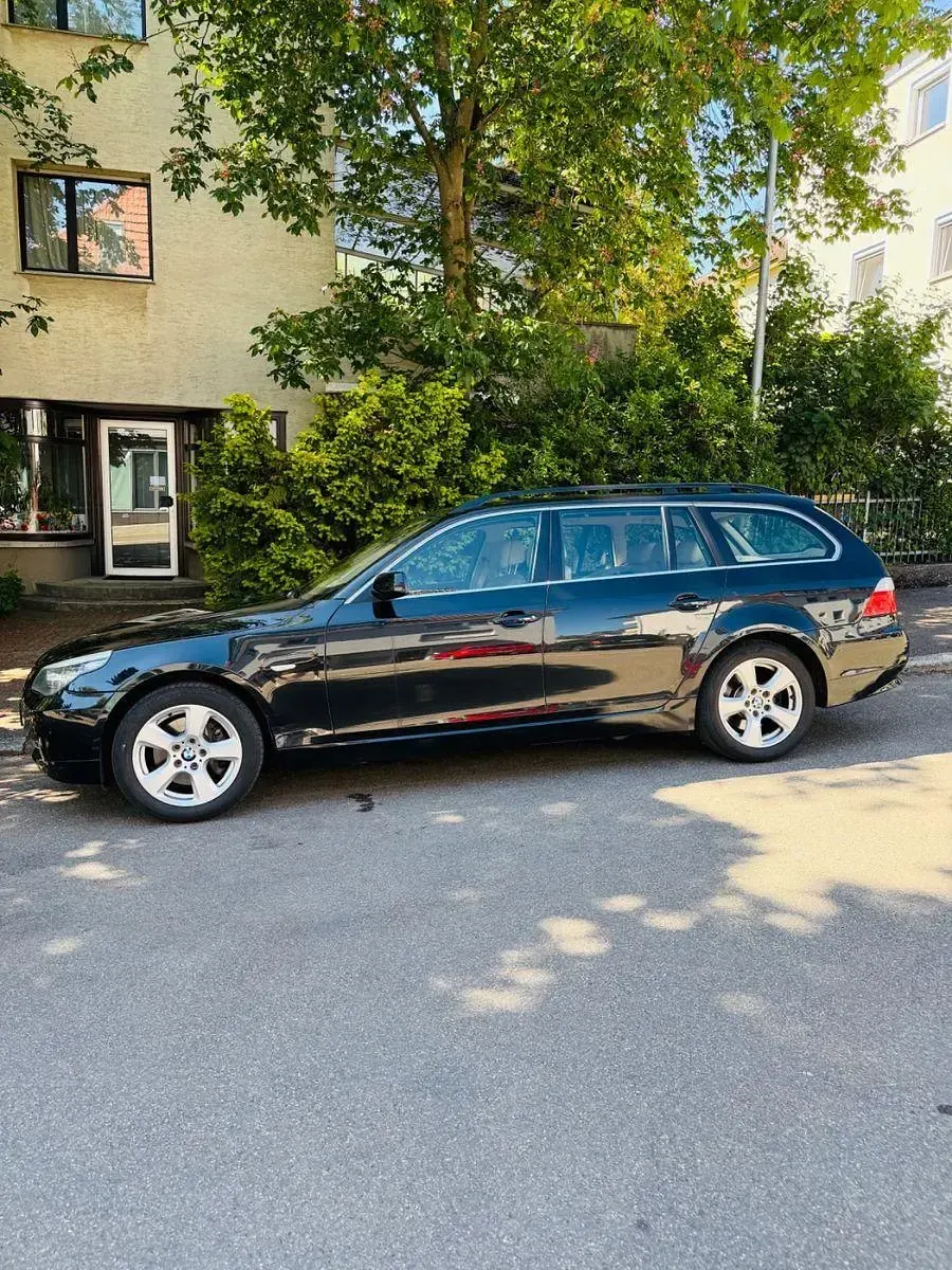 Gebraucht BMW 525 197 PS (144 kW) 2008 Schwarz Kombi