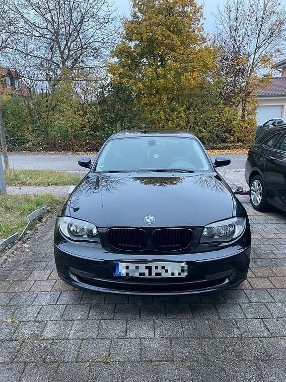 Schwarz Gebraucht 2007 BMW 118 Sport Line Kleinwagen | 4.200 € (Fairer Preis) - Bild 1/4