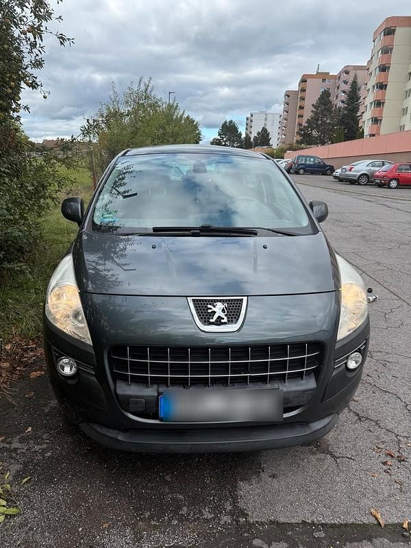 Grau Gebraucht 2010 Peugeot 3008 Limousine | 4.500 € (Etwas zu teuer) - Bild 1/4