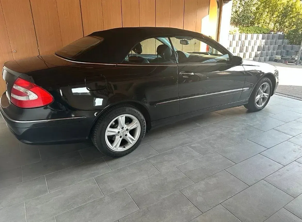 Gebraucht Mercedes CLK320 218 PS (160 kW) 2005 Schwarz Cabrio