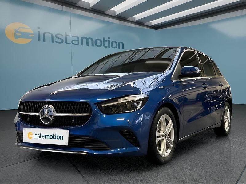 Blau Gebraucht 2024 Mercedes B200 Van / Kleinbus | 29.149 € (Guter Preis) - Bild 1/4