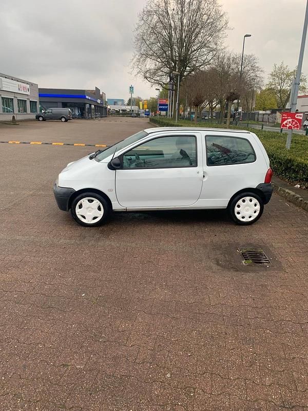 Second-hand Renault Twingo Elysee 58 CP (42 kW) 2007 Alb Hatchback