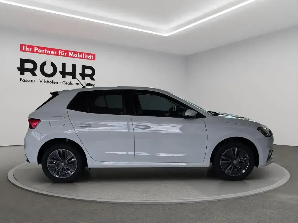 Neu Skoda Fabia 116 PS (85 kW) 2026 Moonweiss perleffekt Kleinwagen