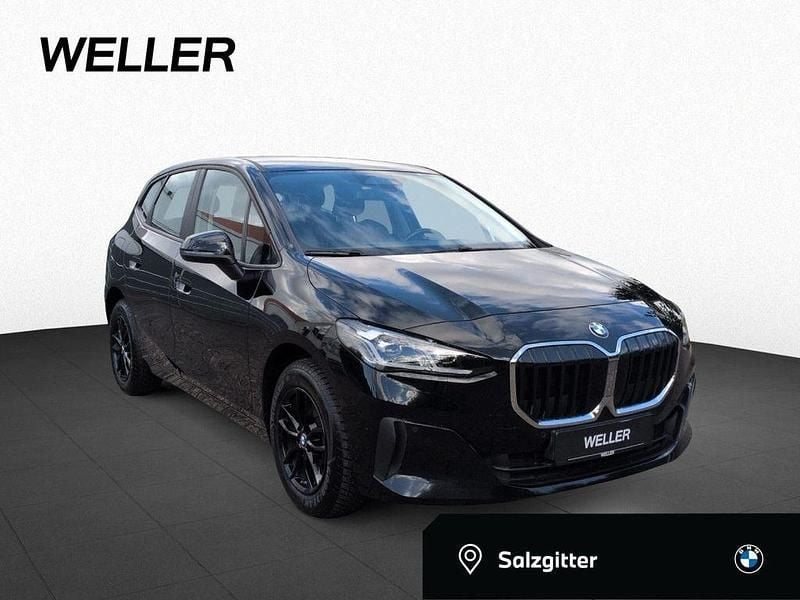 Schwarz ii (schwarz) Gebraucht 2022 BMW 218 Active Tourer Luxury Line Van / Kleinbus | 20.450 € (Superpreis) - Bild 1/4
