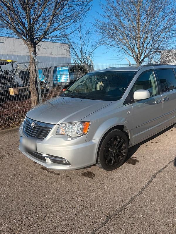 Gebraucht Lancia Voyager 2012 Silber Van / Kleinbus
