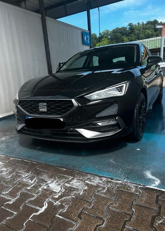 Schwarz Gebraucht 2021 Seat Leon FR Limousine | 18.000 € (Superpreis) - Bild 1/4