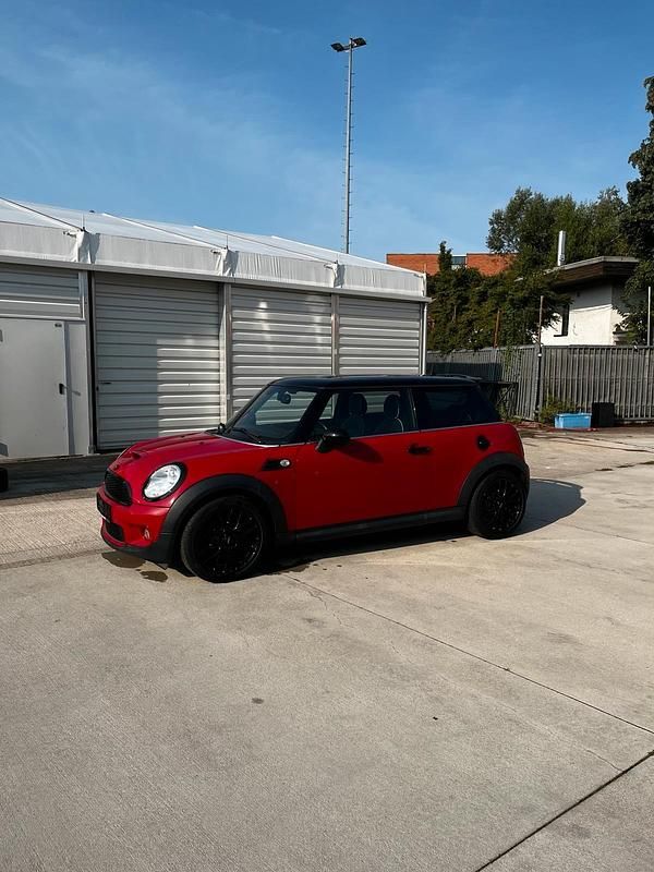 Rot Gebraucht 2009 Mini Cooper S Kleinwagen | 8.900 € (Fairer Preis) - Bild 1/4