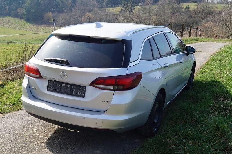 Gebraucht Opel Astra Edition 145 PS (106 kW) 2017 Silber Kombi