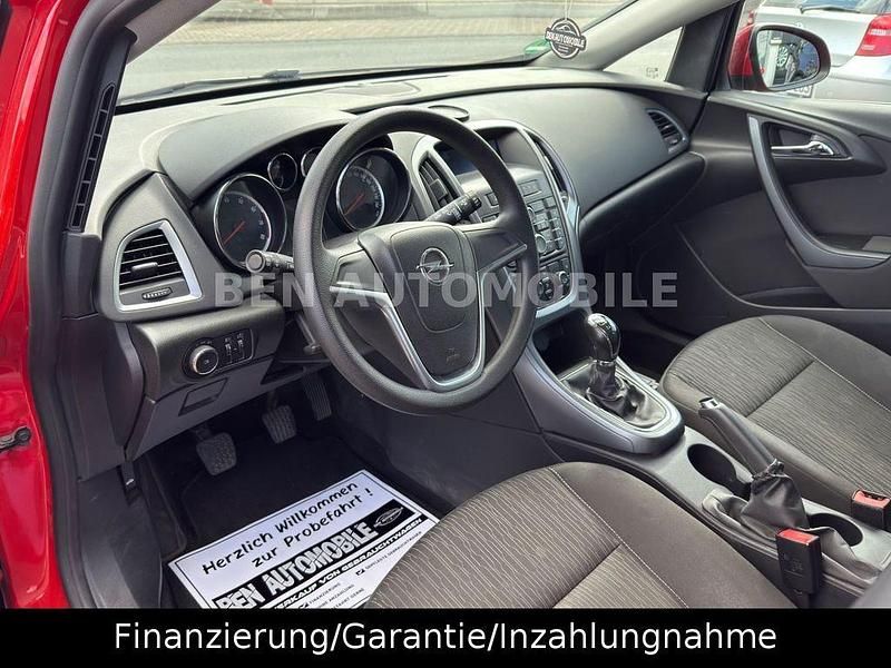 Gebraucht Opel Astra Selection 116 PS (85 kW) 2015 Rot Limousine