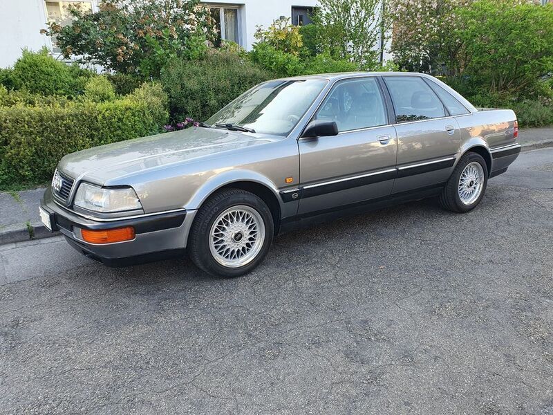 Beige Gebraucht 1993 Audi V8 Limousine | 17.900 € - Bild 1/4