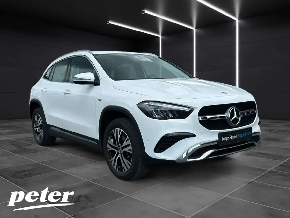 Gebraucht Mercedes GLA250 Advanced 218 PS (160 kW) 2025 Unilack polarweiß SUV