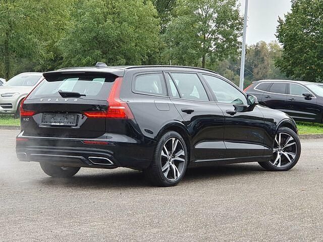 Gebraucht Volvo V60 R-Design 253 PS (186 kW) 2021 Black solid "stone" / solid Kombi